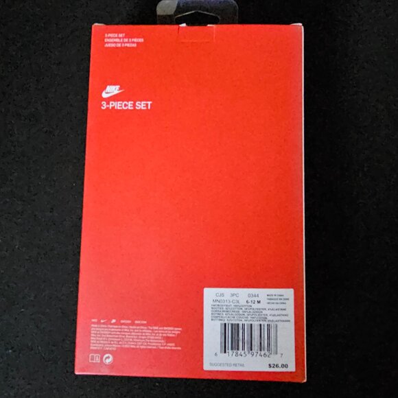 Baby Nike Bodysuit, Hat and Booties 3-PC Box Set Brand New In Box - Picture 5 of 5